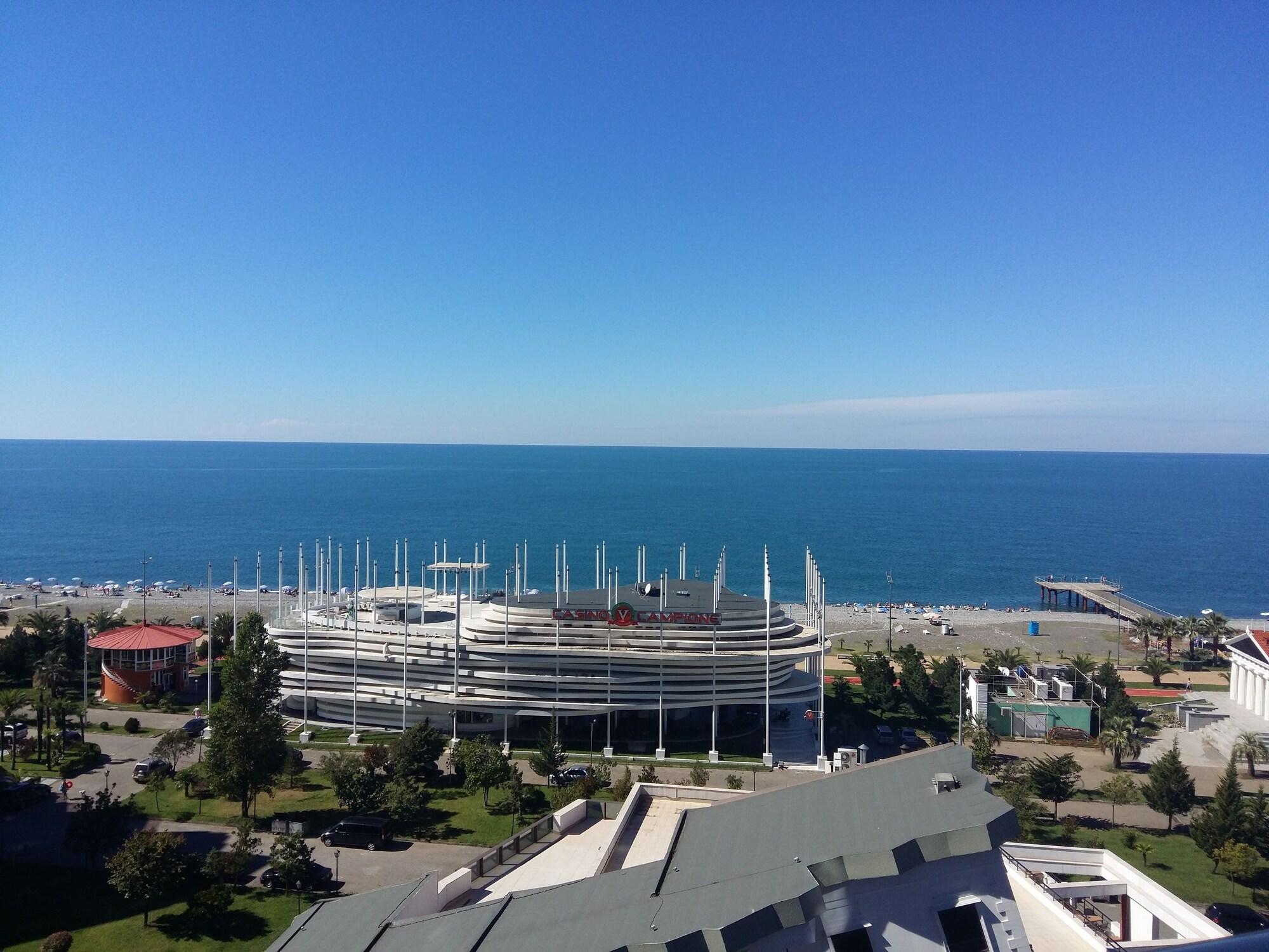 Sea View Rock Hotel บาทูมิ ภายนอก รูปภาพ