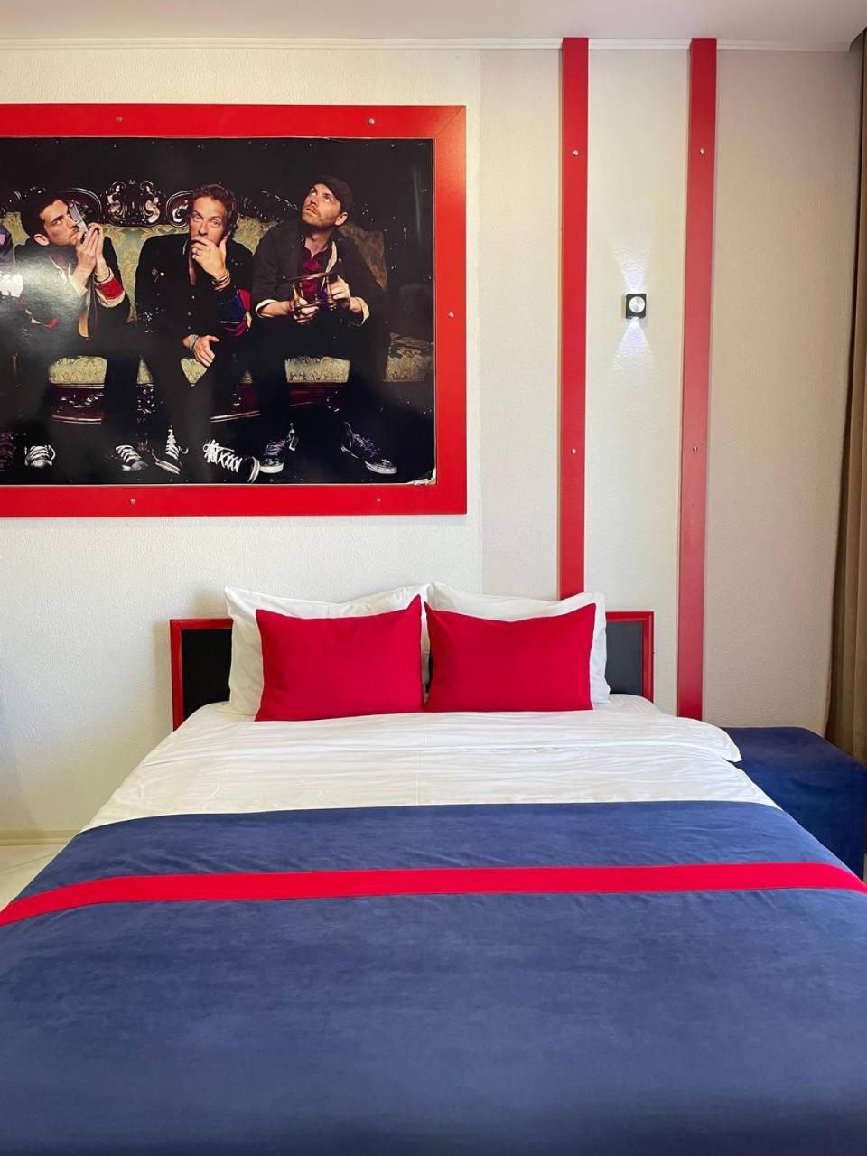 Sea View Rock Hotel บาทูมิ ภายนอก รูปภาพ