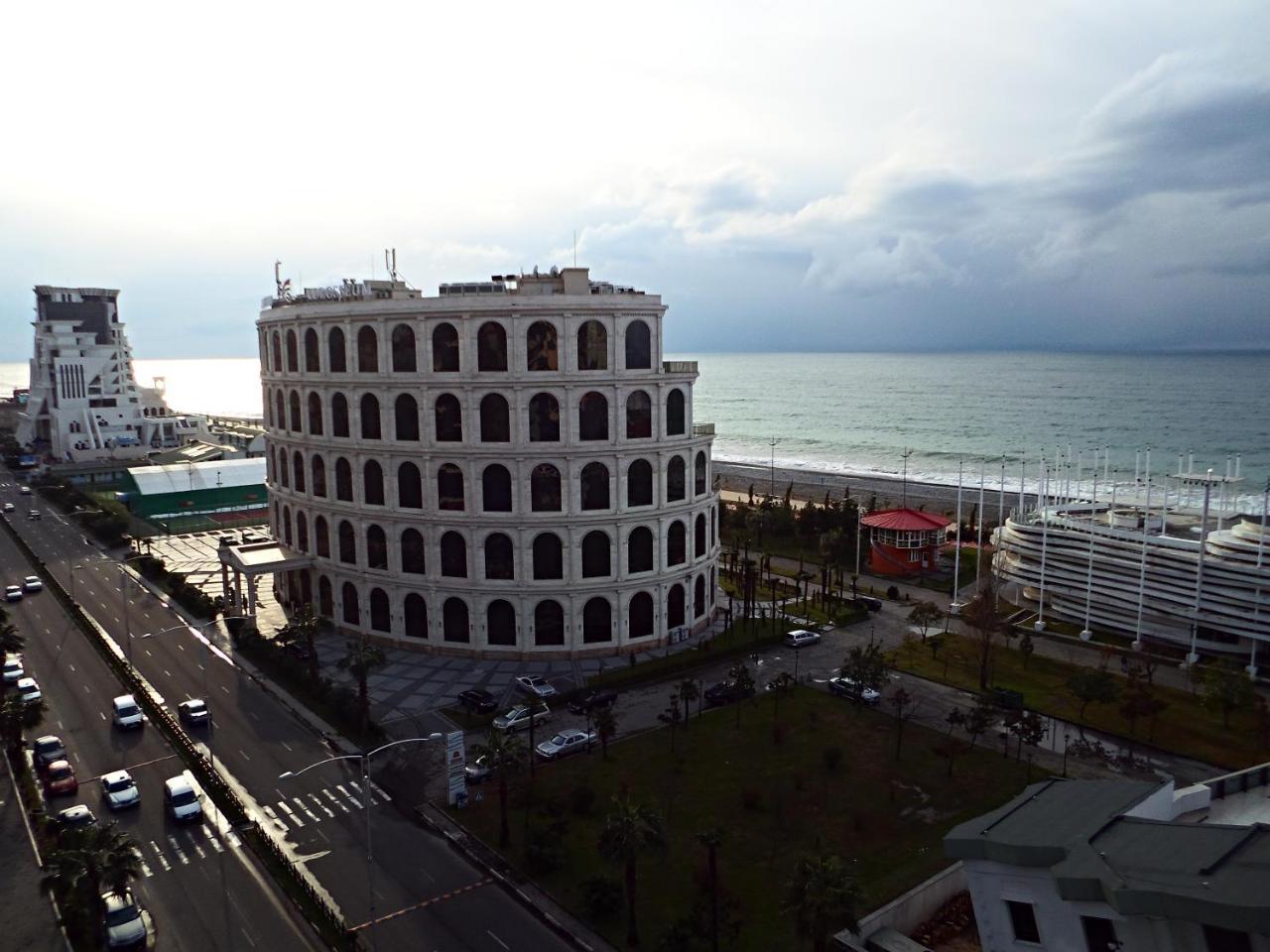 Sea View Rock Hotel บาทูมิ ภายนอก รูปภาพ