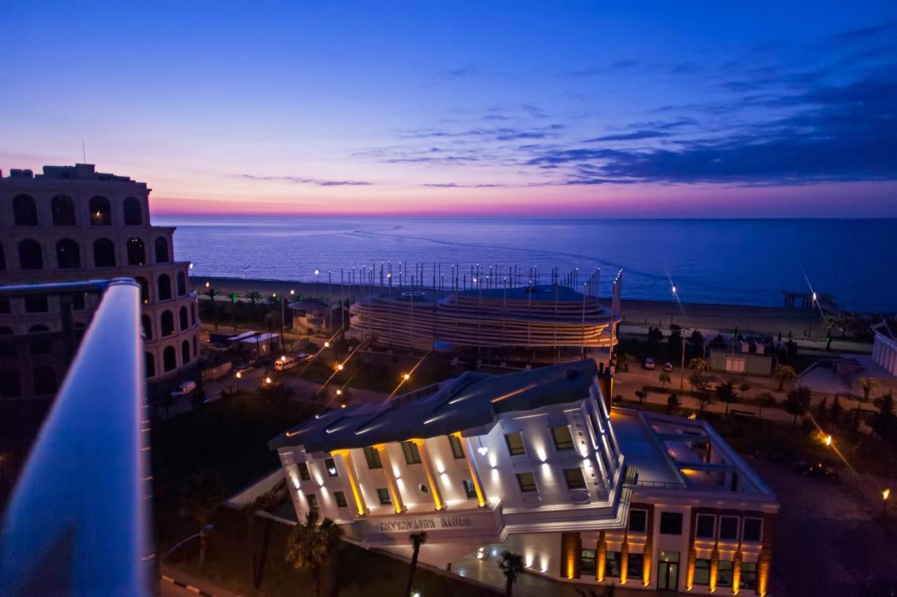 Sea View Rock Hotel บาทูมิ ภายนอก รูปภาพ